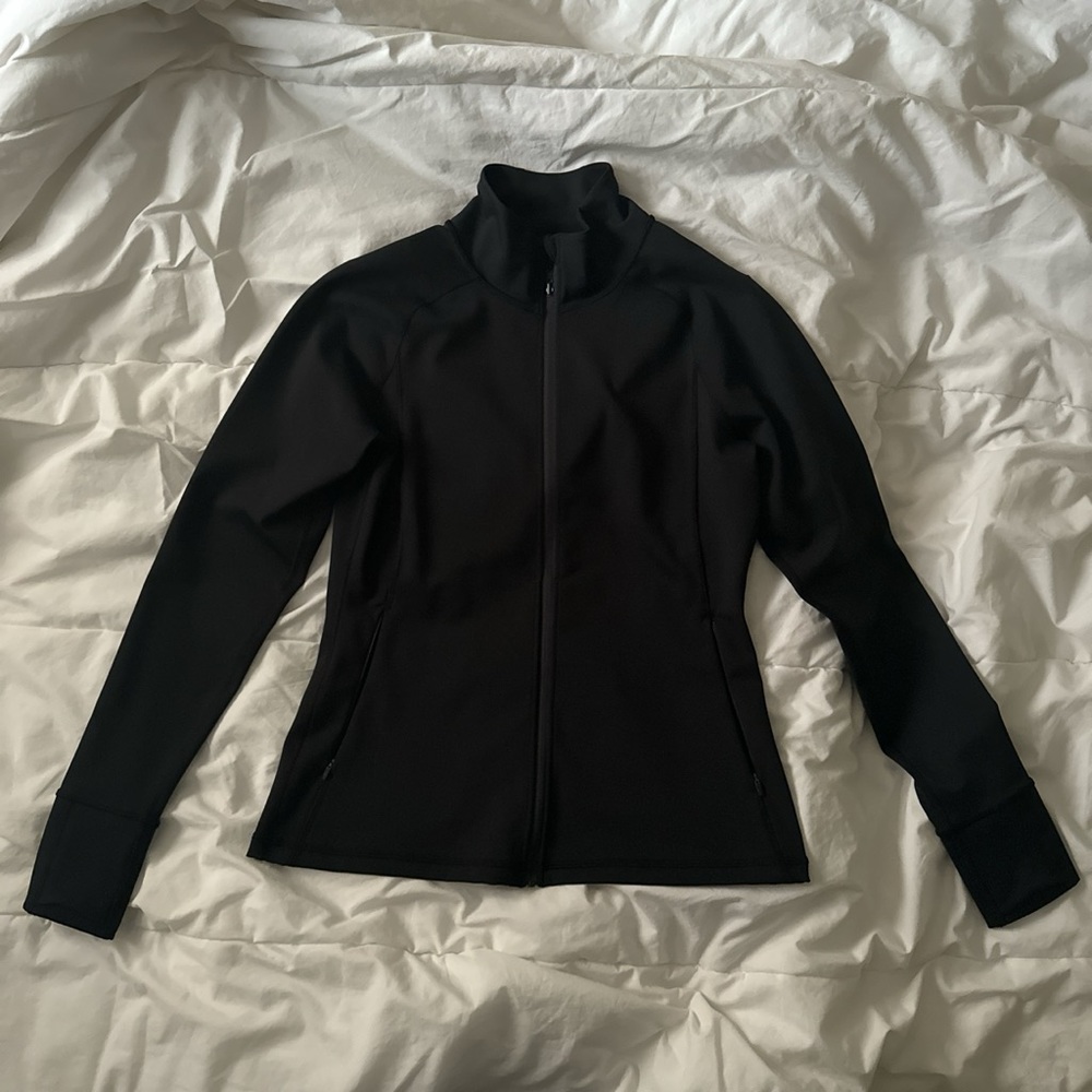 Outdoor Voices FrostKnit Jacket in Black. Size Medium.